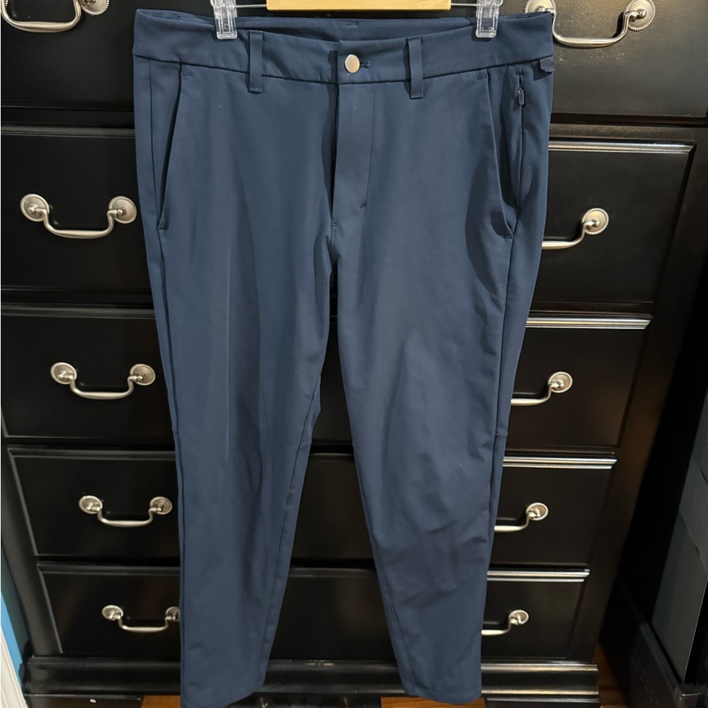 lululemon Commission Slim Fit Chinos in Navy - 31x30
